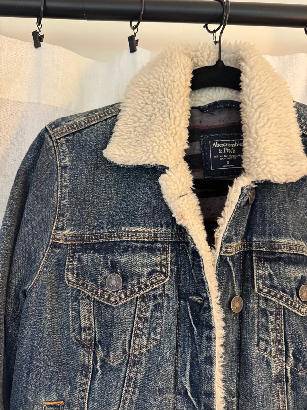 Abercrombie & Fitch Women’s Blue Denim Jacket with Cream Sherpa Collar
